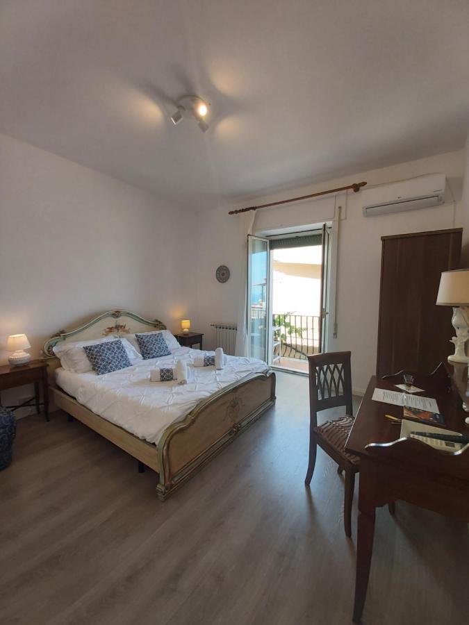 La Guardiola Di Angela E Nino Bed & Breakfast Taormina Bagian luar foto